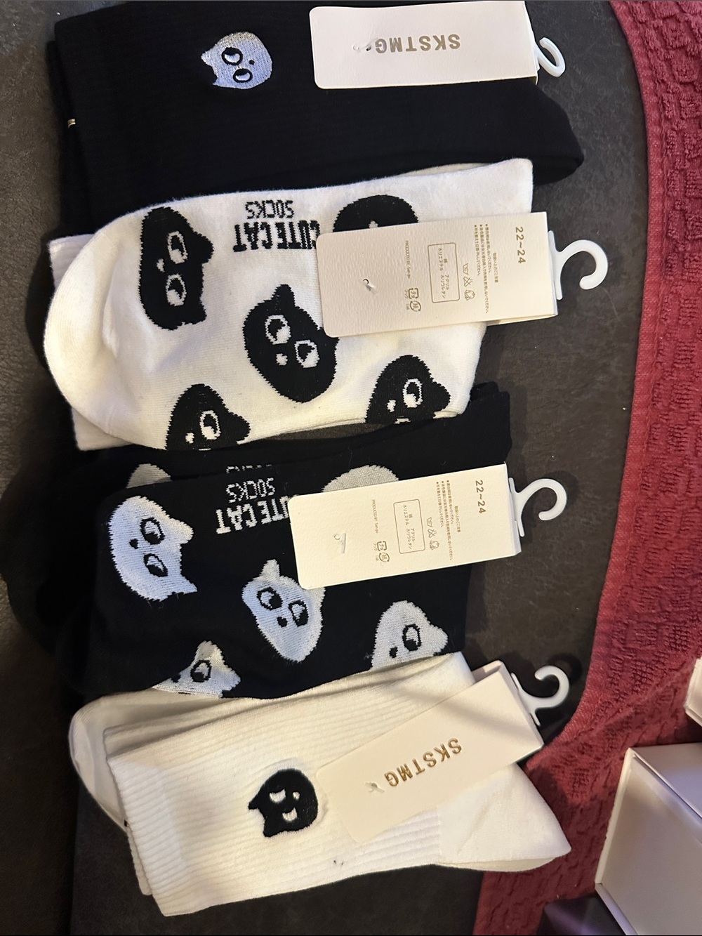 Kids Black & White Cat Face Crew Socks -  2pr per pack 

2 packs available
